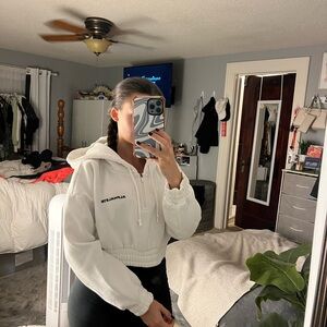 Alphalete cropped white quarter  Zip-Up Hoodie